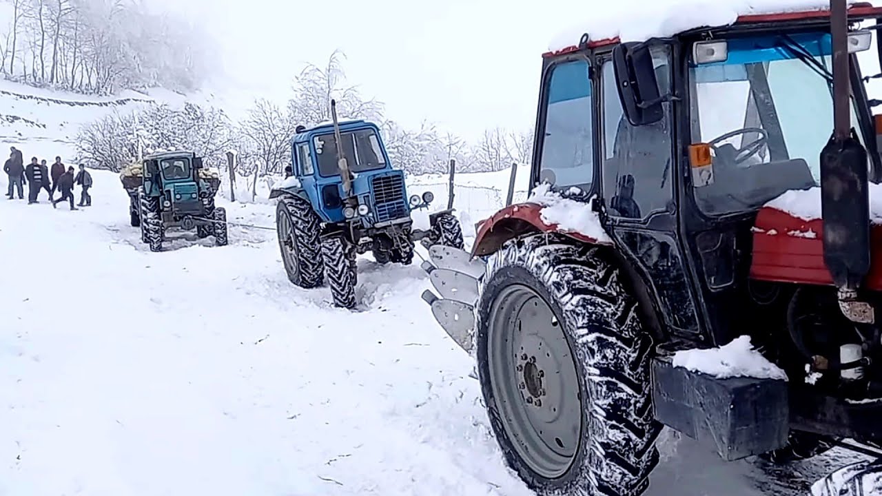 Трактор Lovol 754b  буксирует грузовик. Газель против трактора