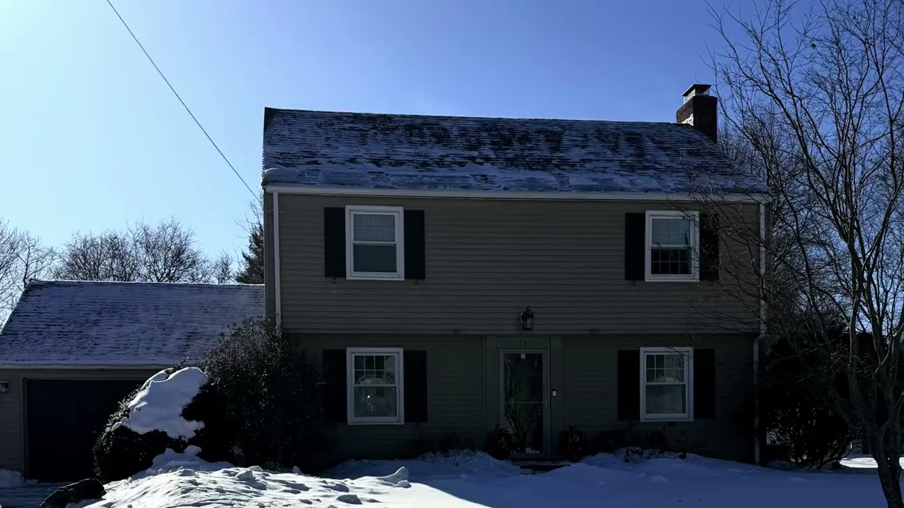 2026 roof Ice Dam’s creating roof leaks for homeowners and Elite Roofing CT LLC is here to help