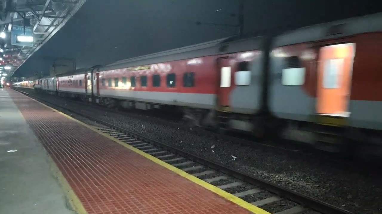 22207 MGR CHENNAI CENTRAL - THIRUVANANTHAPURAM SUPER AC EXPRESS SKIPPING PODANUR JN 