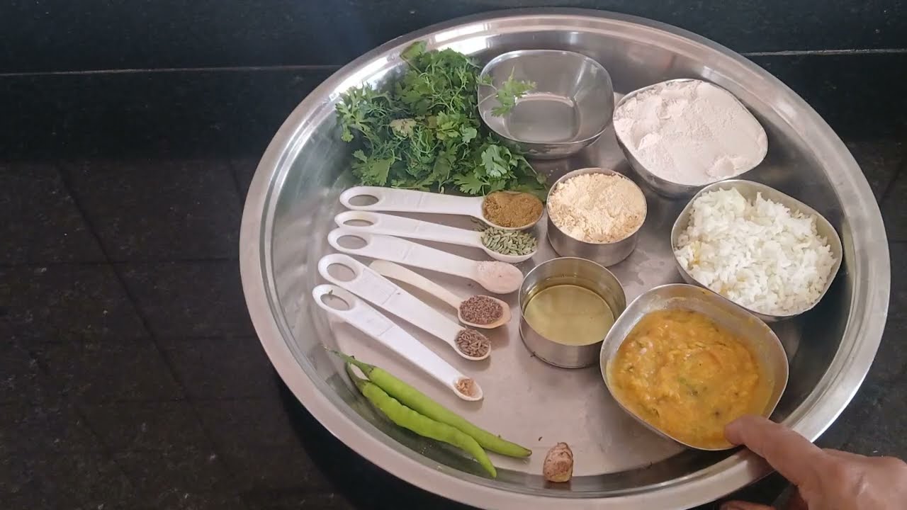 बचे हुए दाल चावल के परांठे 🤗