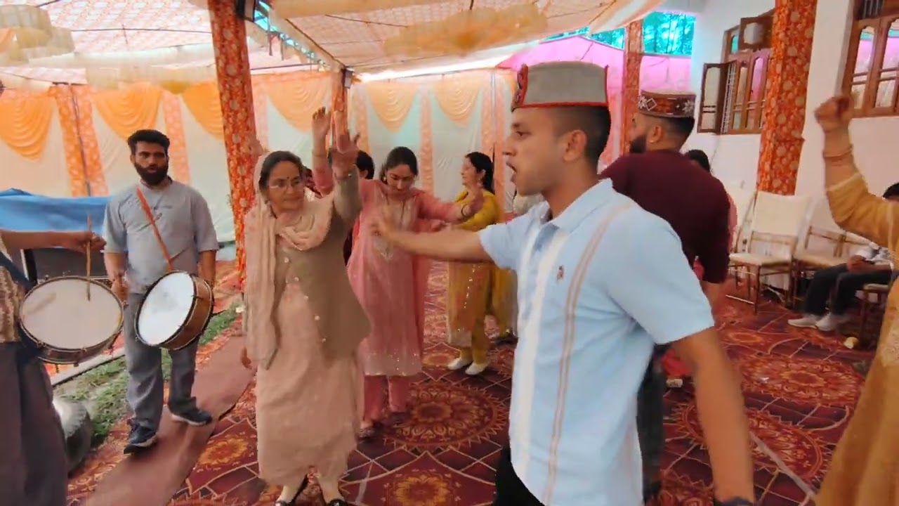 Binibaje par nachne ka mazza hi khuch or hai