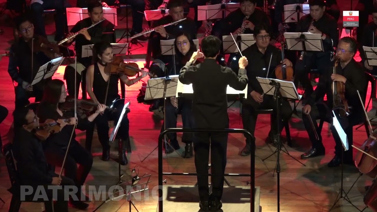 Presentación artística de la Orquesta Sinfónica de Cusco por todos santos
