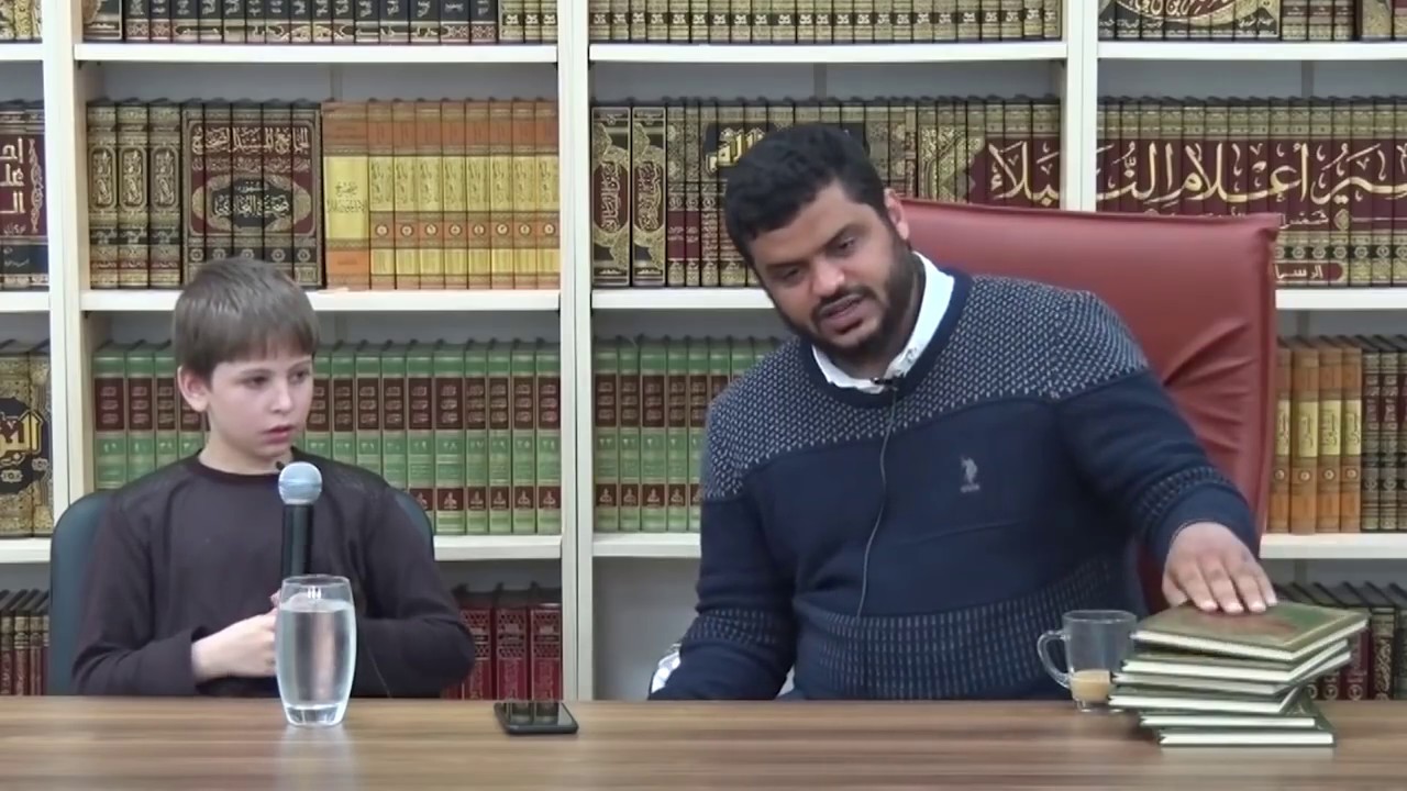 الطفل سعد بعد إنهاء حفظ البخاري ومسلم  