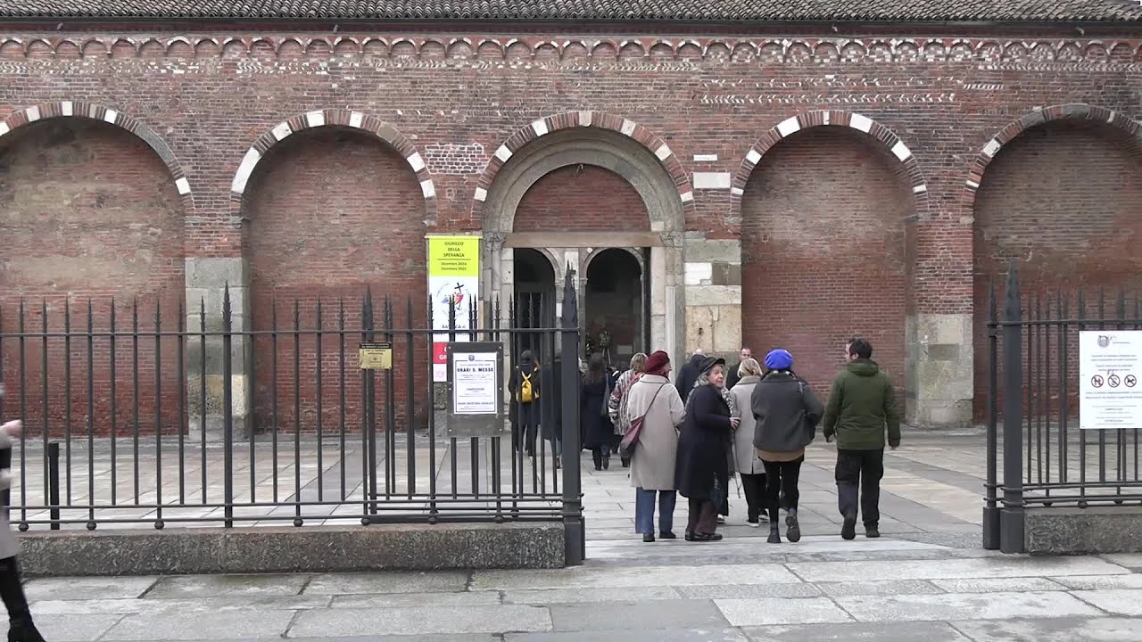 Moda, i funerali di Rosita Missoni nella basilica di Sant'Ambrogio a Milano