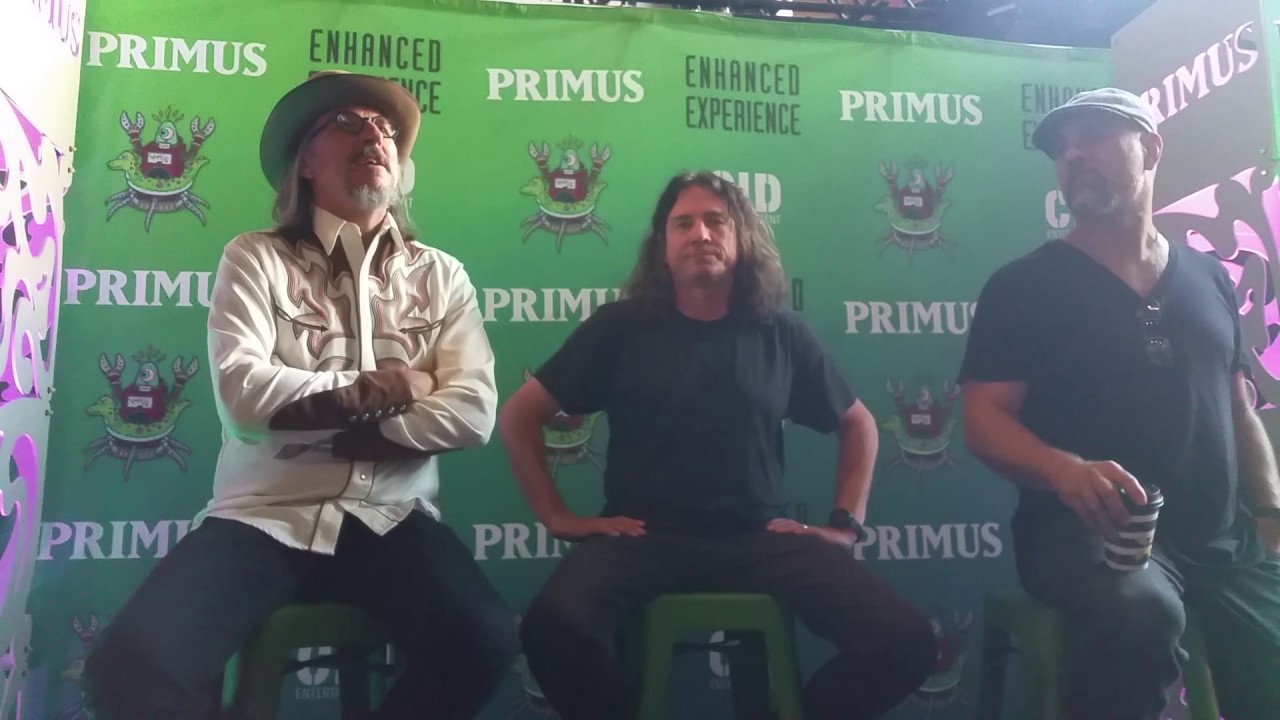 Les Claypool talks about buying his first Thompson bass.