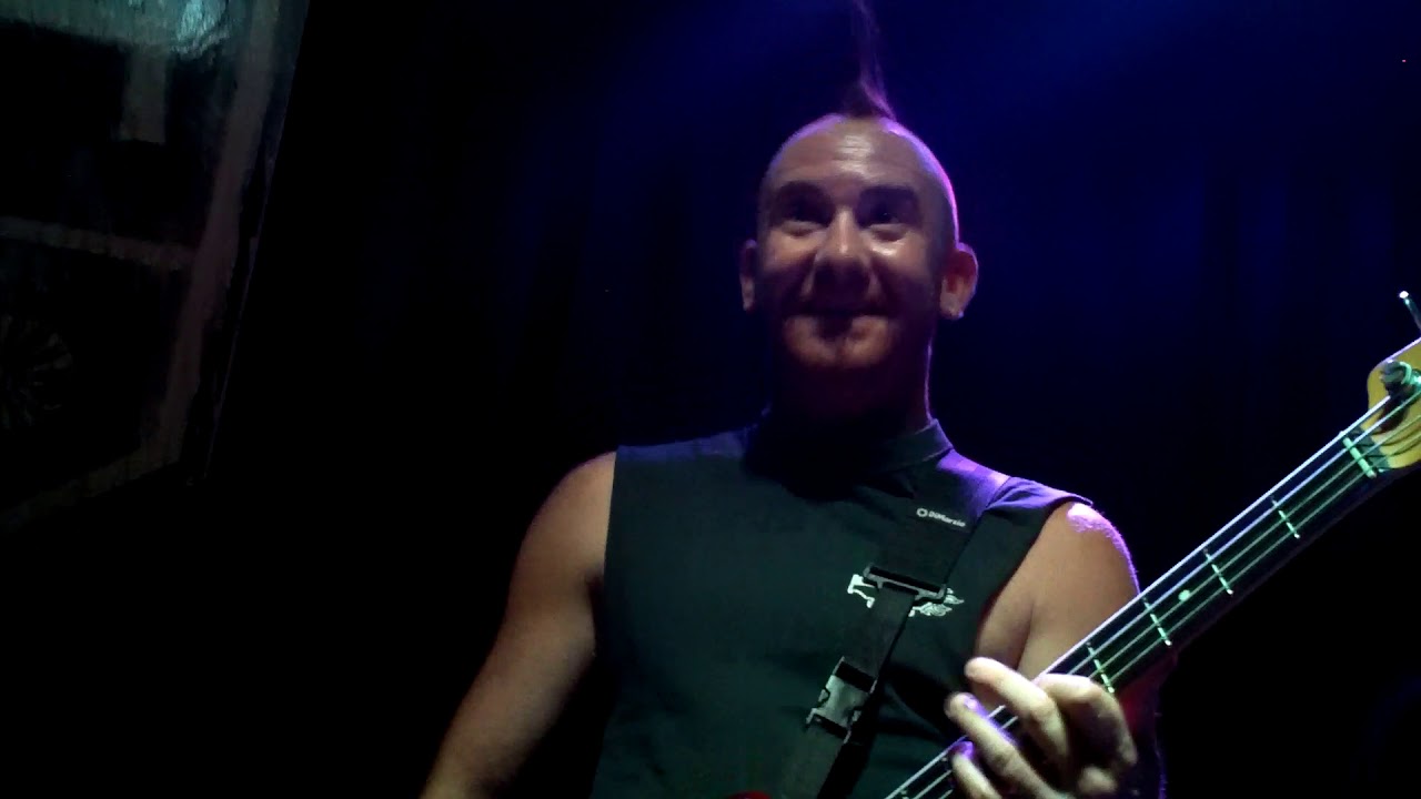 Bill Gower's Bass Space - Flowbis LIVE @The Standing Room Hermosa Beach, CA (Slap Bass solo)