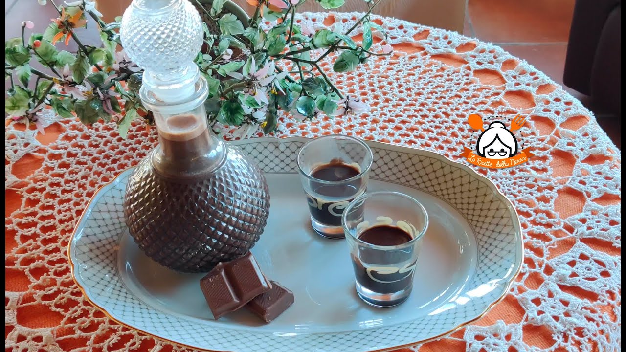 LIQUORE AL CIOCCOLATO FATTO IN CASA: POCHISSIMI INGREDIENTI PER UN LIQUORE PERFETTO