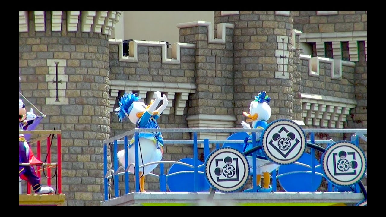 デイジーの強烈アタックにドナルド吹っ飛ぶ！（雅涼群舞 TDL）