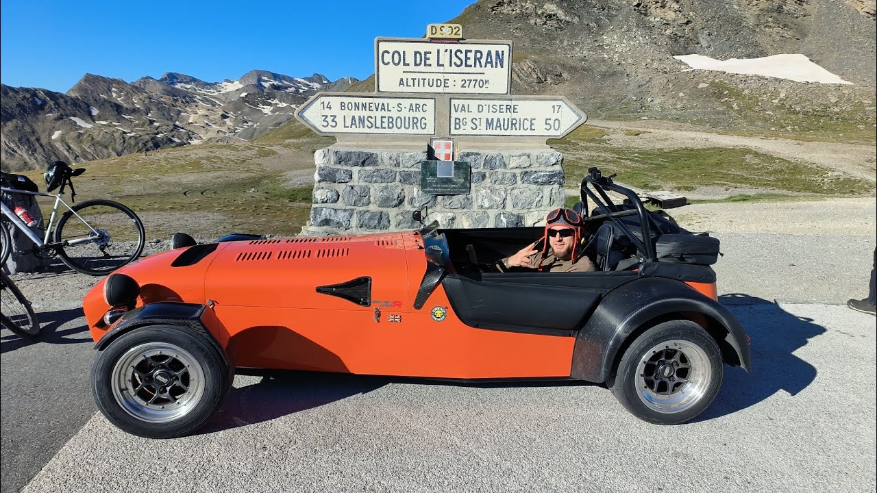 Roadtrip to clear your mind. Caterham Super Seven 485