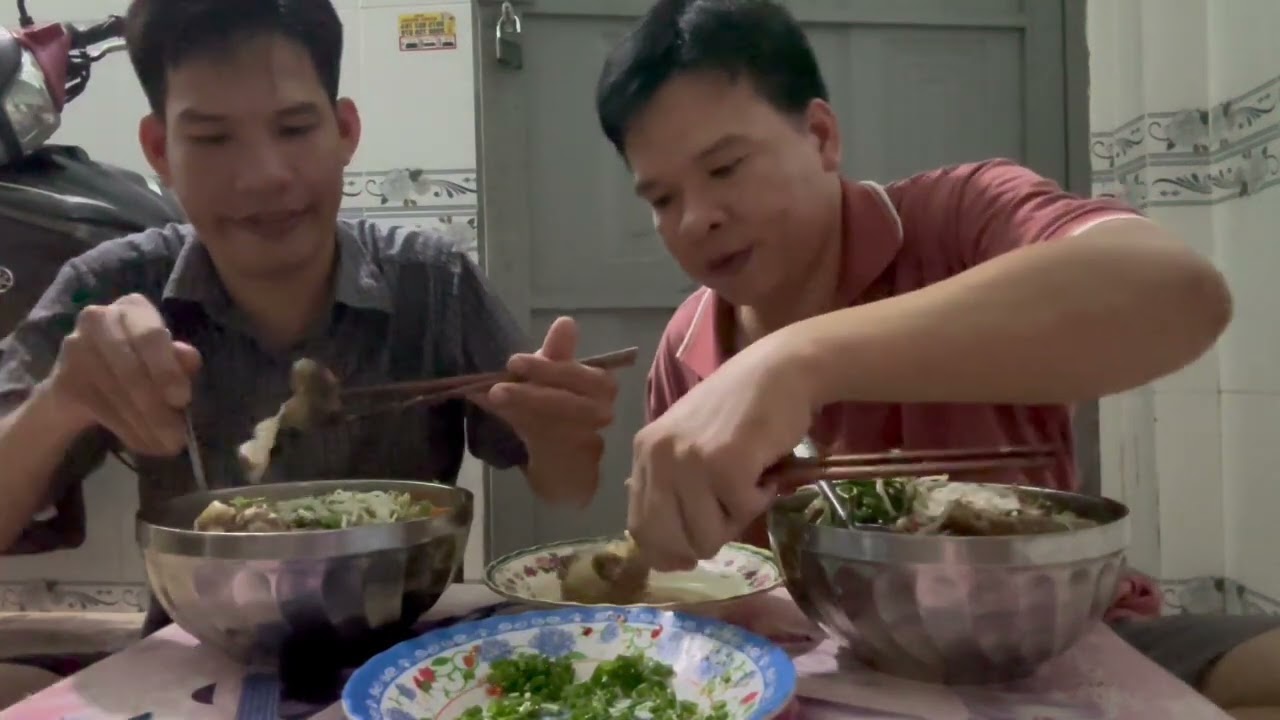 Hủ Tiếu Gà ngon ngọt