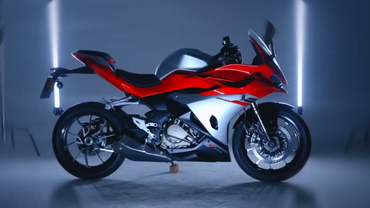 2025 QJMotor SRK 500 RA &ndash; A2-Sportler mit Automatik und Einarmschwinge