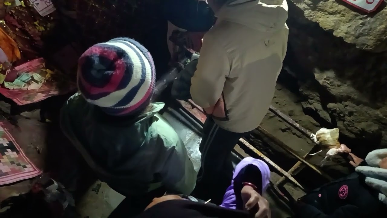 महेन्द्र गुफा पोखरामा घुमघाम गर्दै हामीहरु