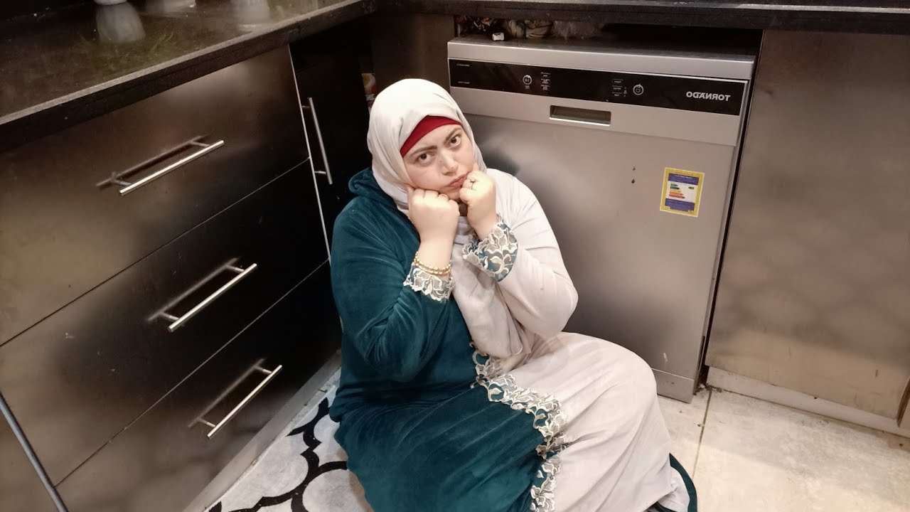 غساله الاطباق تورنادو يا خساره فلوس فيها غساله الملابس هوفر واللي عملوه فيه ويا ترى فلوسهم حلال والا