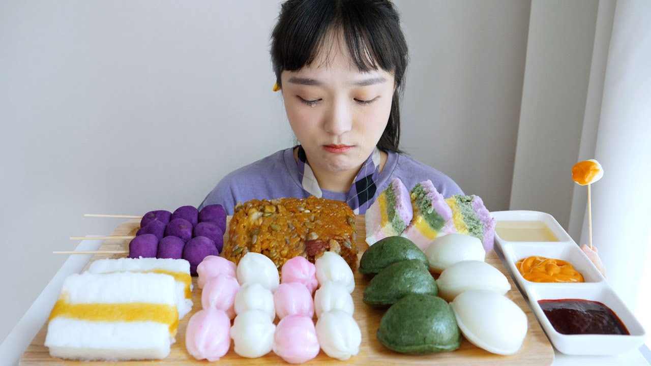 🍡부부싸움 후 떡 먹방 _ 쫀득쫀득 씹-을게 필요했다ノಠ_ಠノ누가 칼로 물베기랬냥 :D