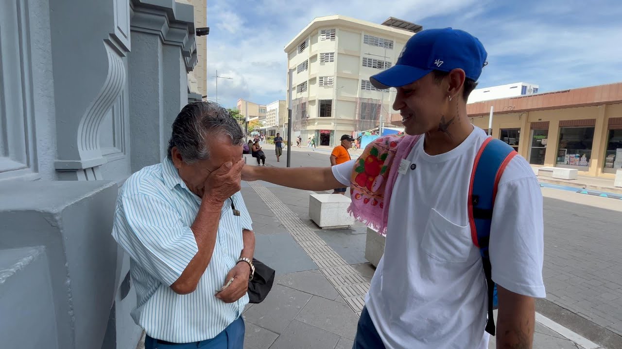 Salimos a Bendecir a Vendedores de la Tercera Edad en San Salvador ❤️