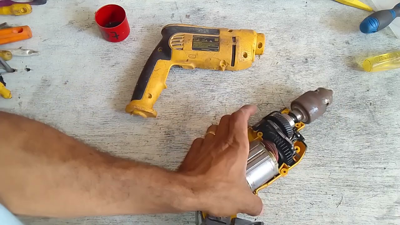 furadeira dewalt saindo fogo, dewalt dw502, furadeira dewalt dw502 br tipo 2, furadeira saindo fogo,
