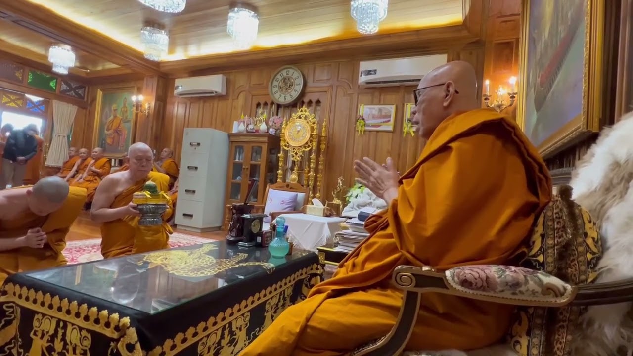 เจ้าประคุณสมเด็จพระธีรญาณมุนี เจ้าอาวาสวัดเทพศิรินทราวาสราชวรวิหาร ประกอบพิธีกระทำวัตร ที่วัดไตรมิตร