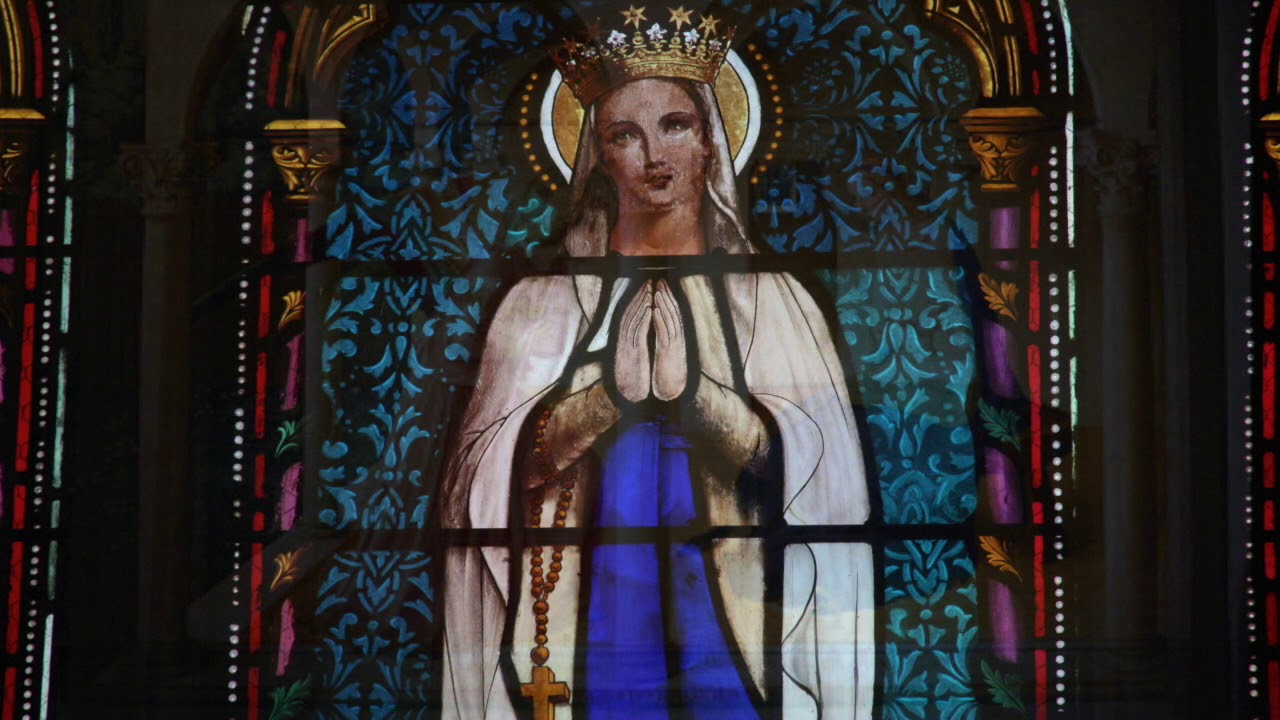 Sainte Thérèse: Oh je voudrais chanter, Marie pourquoi je t'aime.