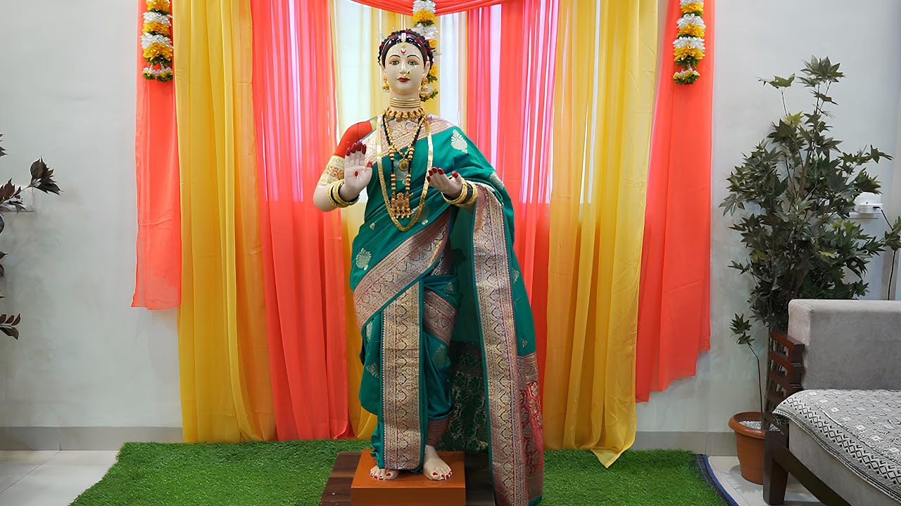गौरीला देवसेना पद्धतीची सहावारी साडी सोप्या पद्धतीने नेसवूया| #gauri #devsenasaree #gauriganpati