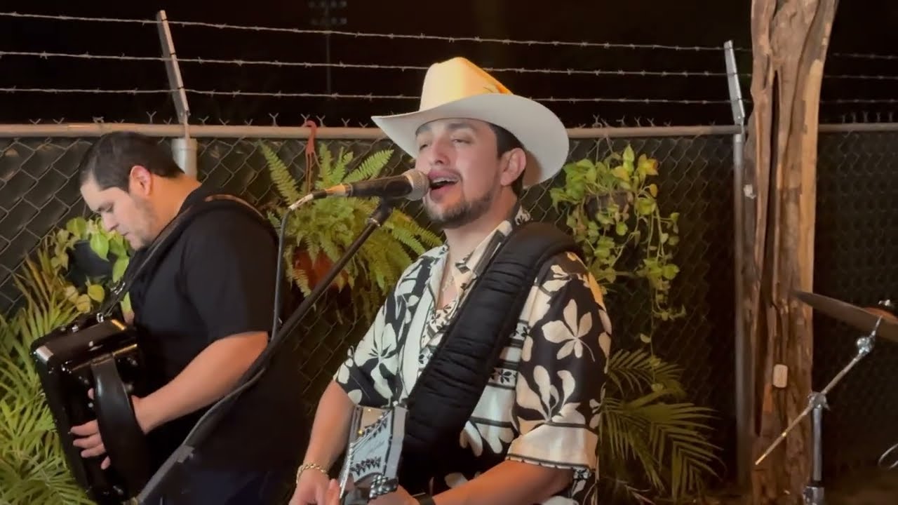 Adan R - Coleccionando Heridas (En Vivo)