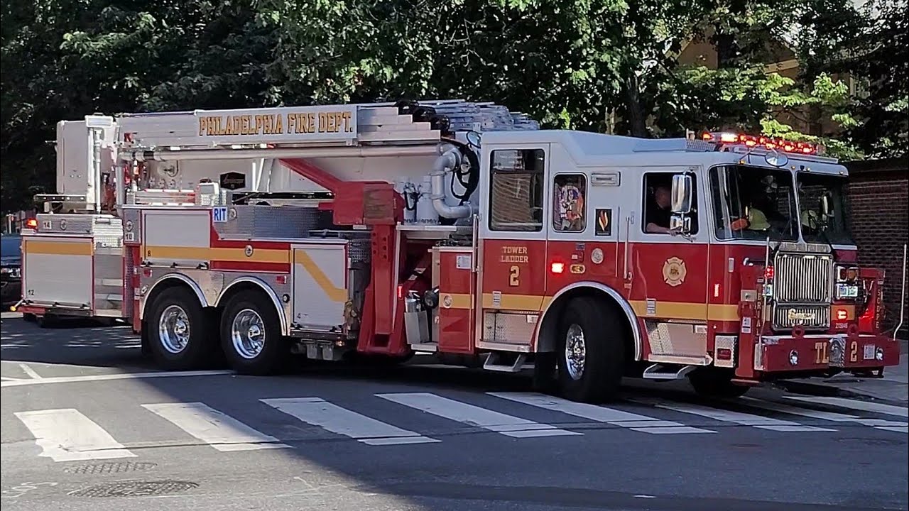 PFD Squrt 8, Tower Ladder 2 Battalion 4 Responding