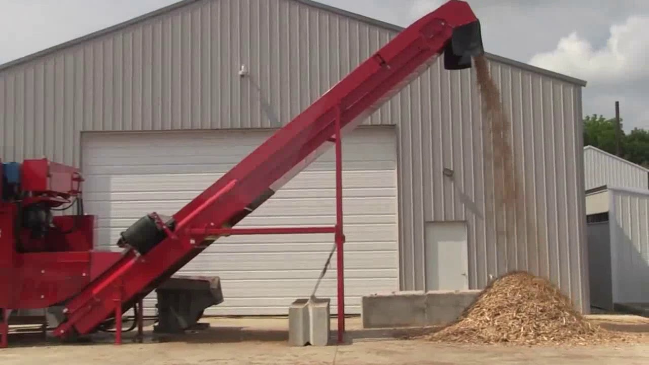 Rotochopper EC 366 grinding pallets | Greenstar Equipment