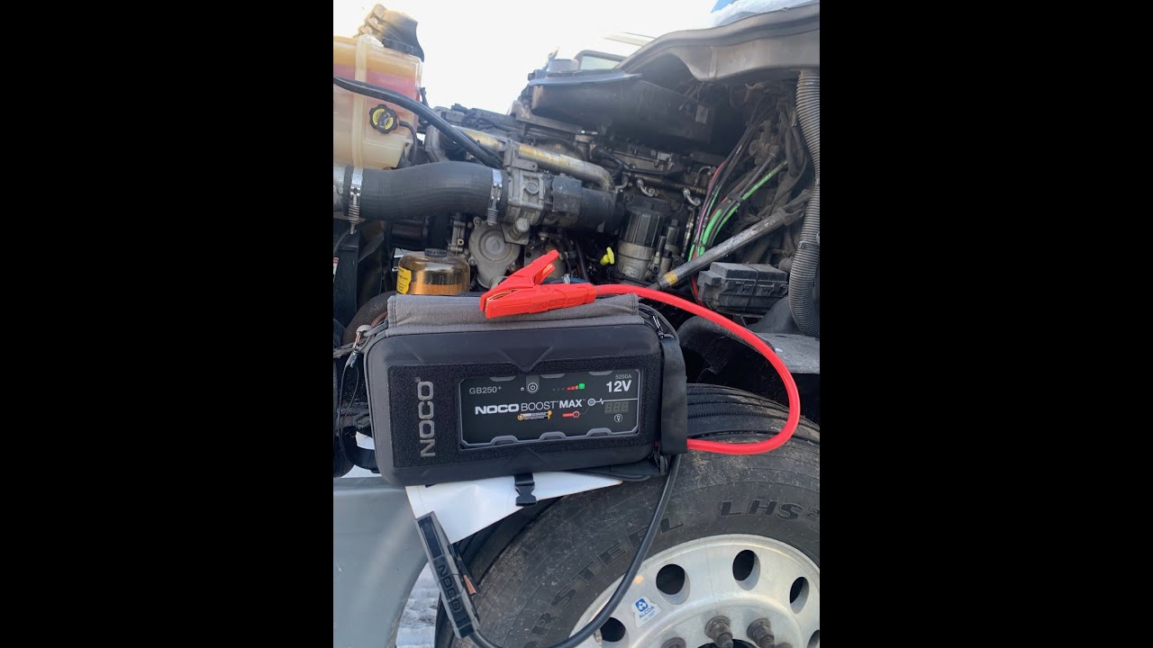 NOCO GB250  VS Semi Truck  Freightliner Cascadia Detroit DD15 Zero Volts!!!!  Jump Start