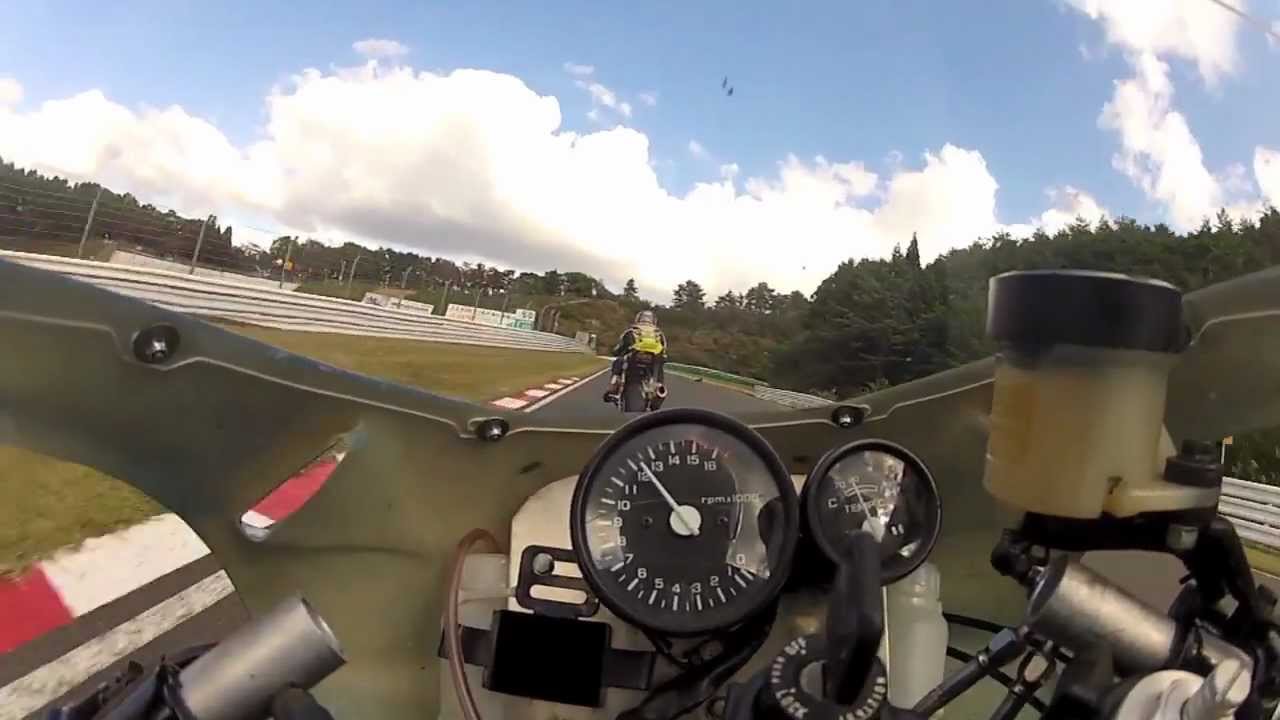 VFR400(NC30) Chase after CB400 Super Four