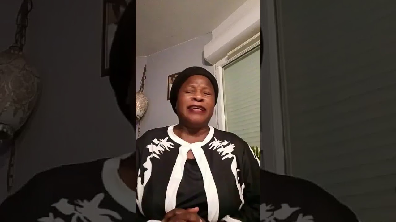 Le live de mardi soir avec la prophétesse Lety Dzabana.