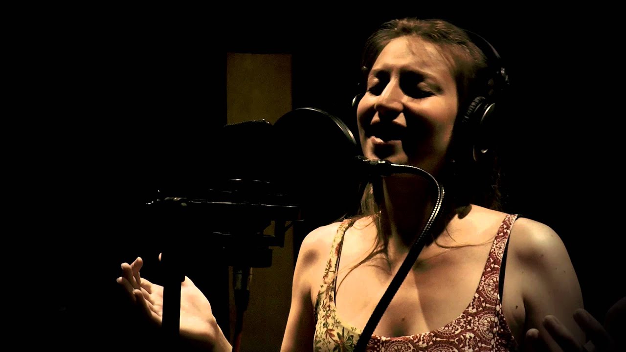 Victoria Birchner y Manu Navarro - Venme a buscar (Henry Martínez)