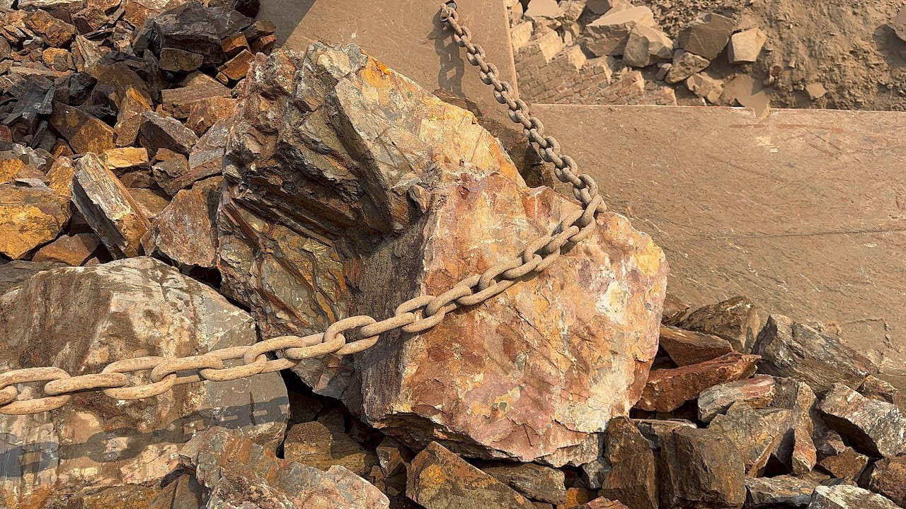 Big Rock Crusher Machine # Best shredding moment #asmr #trending #viralvideo #jawcrusher #hardrock