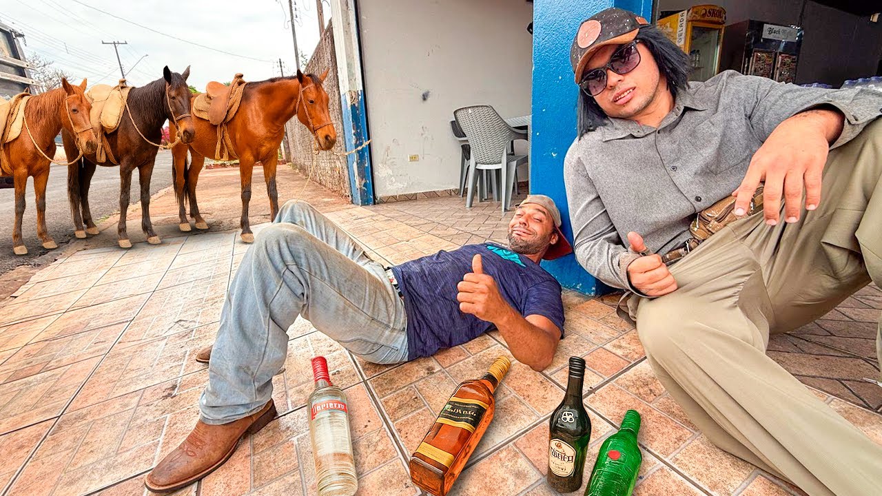 FUJIMOS DA OBRA E FOMOS NO BAR DA CIDADE😂 ROUBAMOS OS CAVALOS DA FAZENDA!!