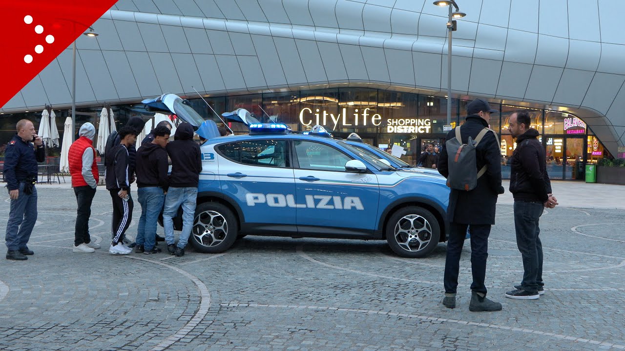 Milano, ragazzo di 20 anni accoltellato a City Life: è in gravi condizioni