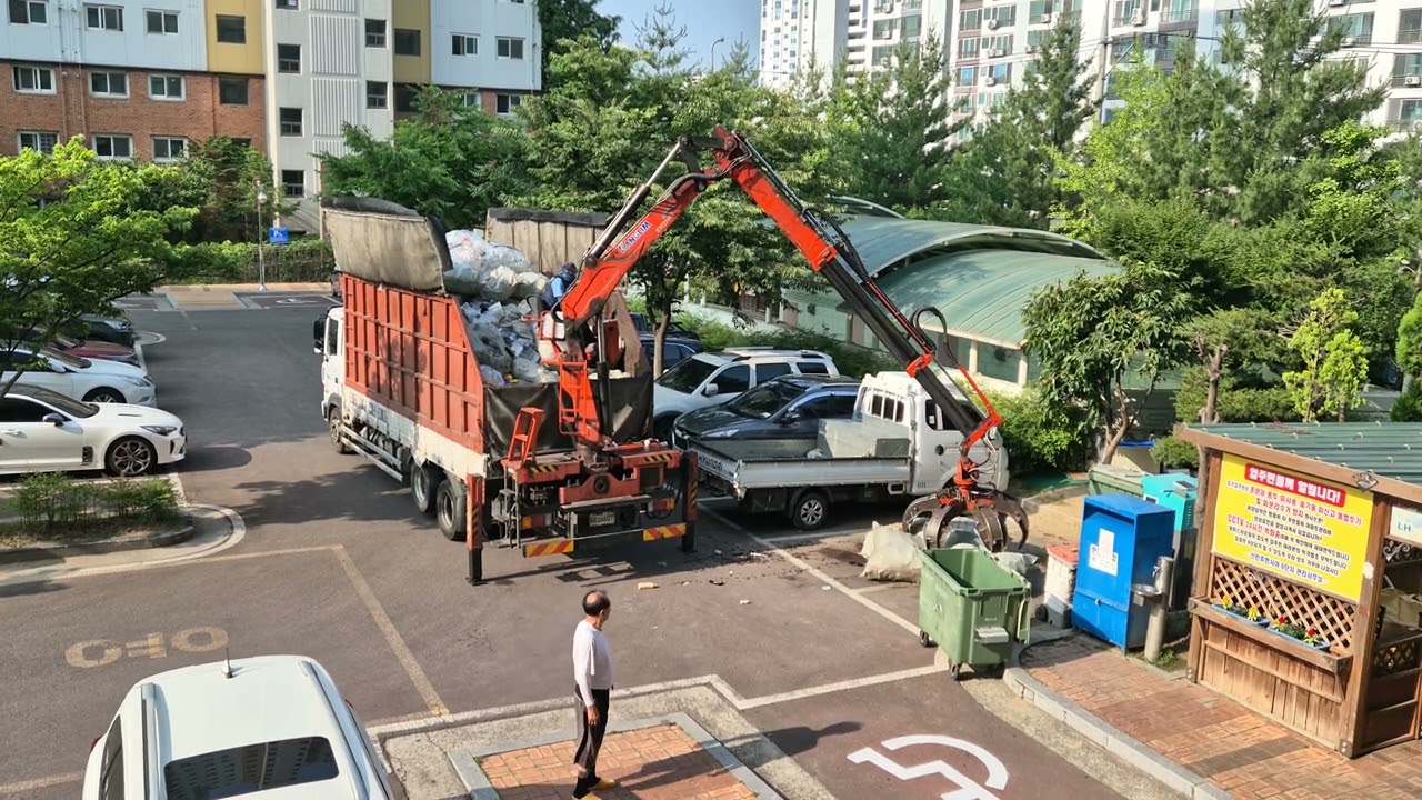 지율이가 좋아하는 집게차 #집게차 #너클크레인