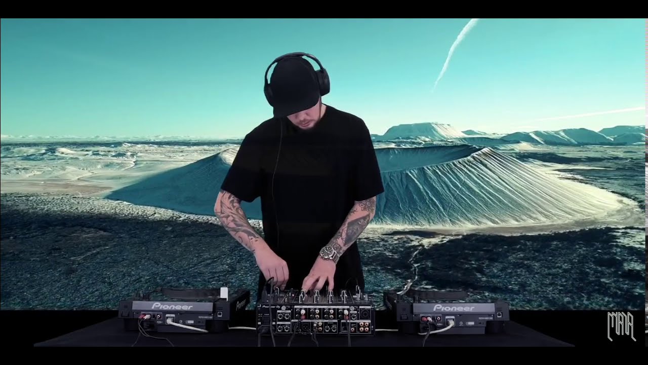 MA1A - Iceland vs Techno