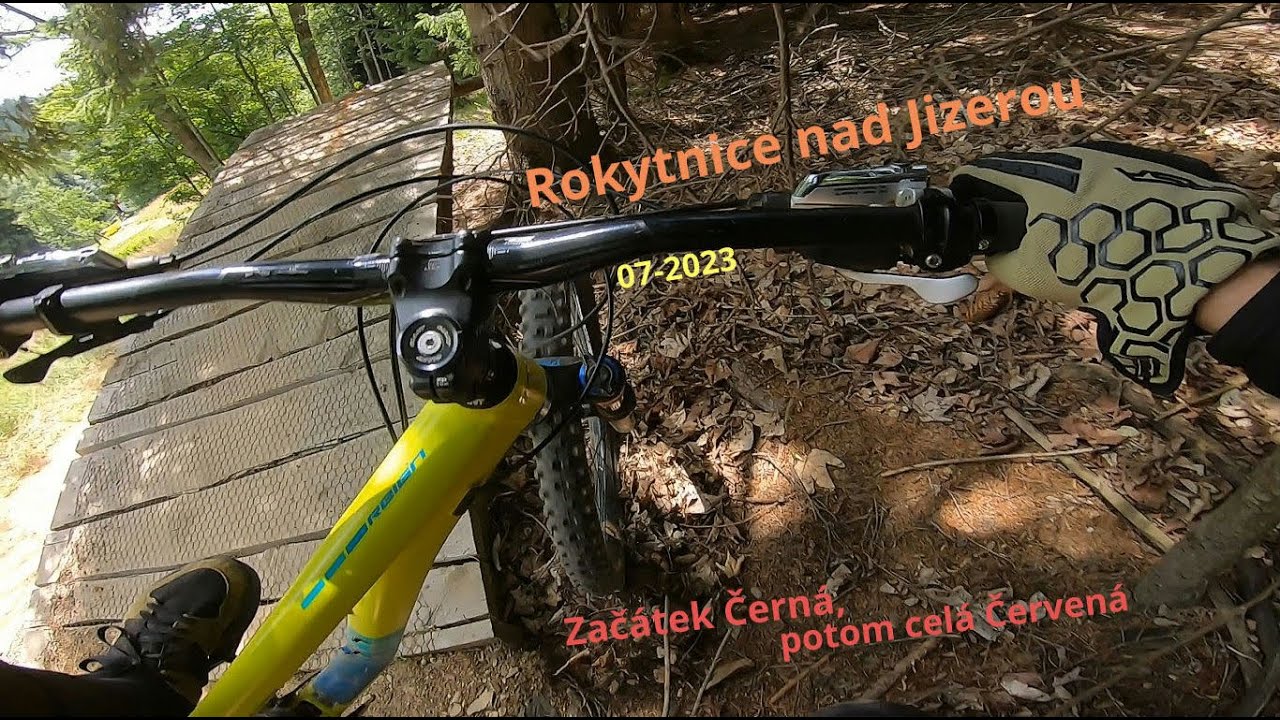 Rokytnice nad Jizerou - sjezd červené lajny (začátek černá)