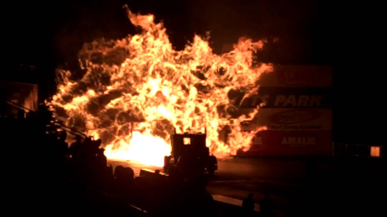Jet Kenworth burns down billboard at Summit Raceway Park