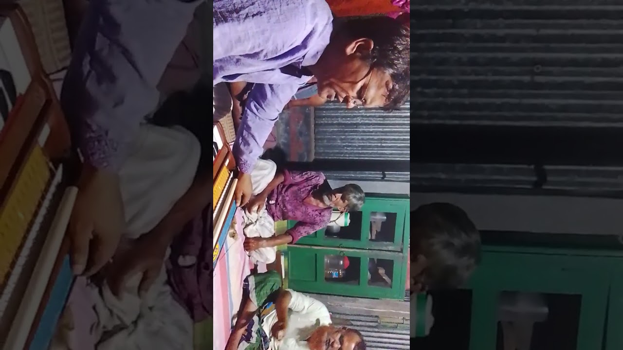 আমি বাউল মোশারফ আপনাদের বিনদনের জন্য আর একটি গান ছাড়লাম ভাল লাগলে লাইক কমান করুন