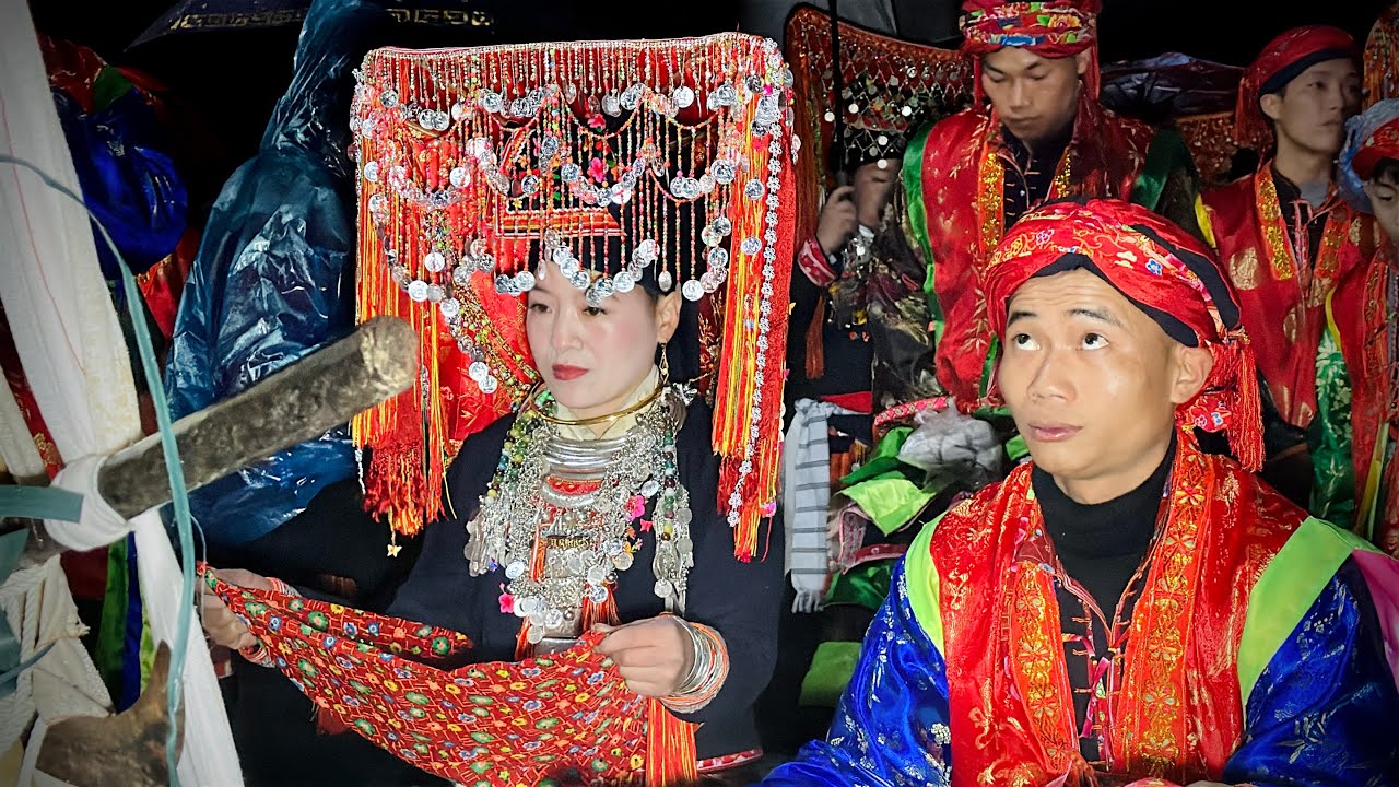 Phần lễ tung, kết Ấn cho các cặp đôi phần trọng tâm trong lễ cấp Sắc 12 đèn của người Dao đỏ - p kết