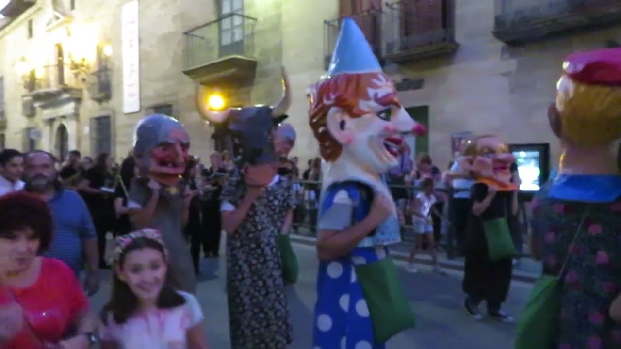 DESFILE DE GIGANTES Y CABEZUDOS FERIA DE SAN MATEO-ALCALA LA REAL EN PALACIO ABACIAL 22-9-2022 5226