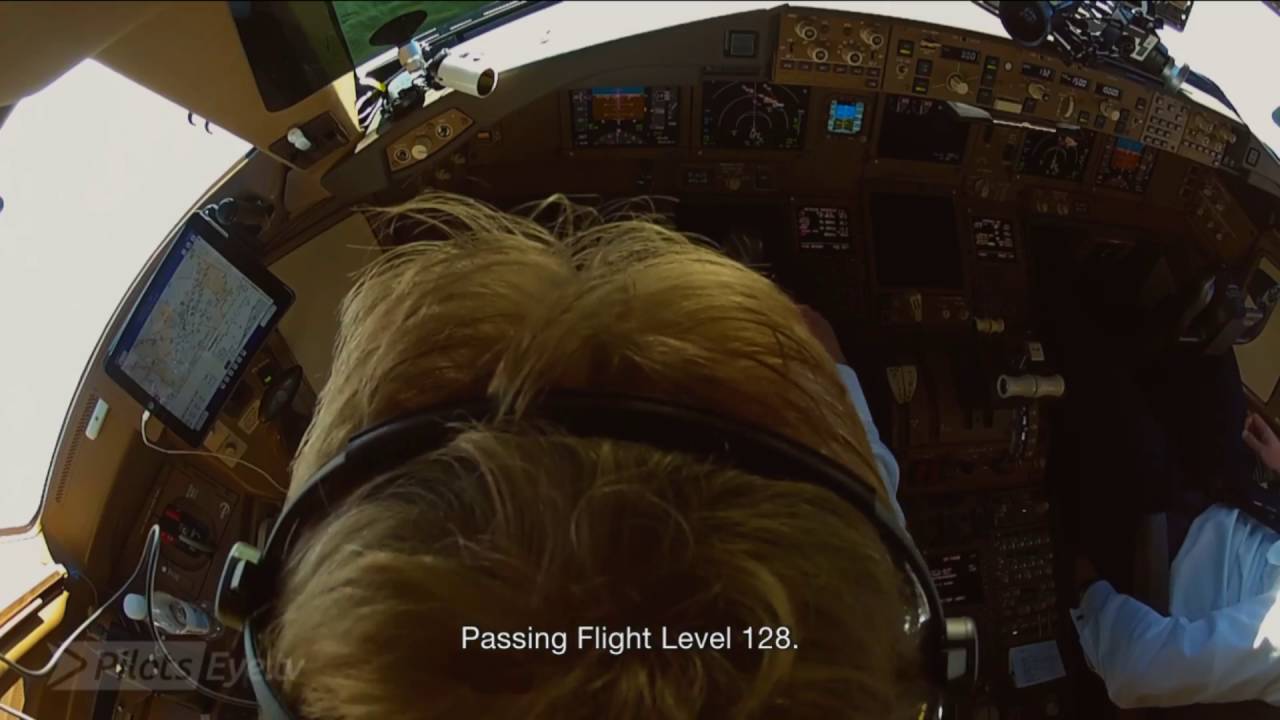 Lufthansa Boeing 777F descent and landing into Frankfurt [English Subtitles]