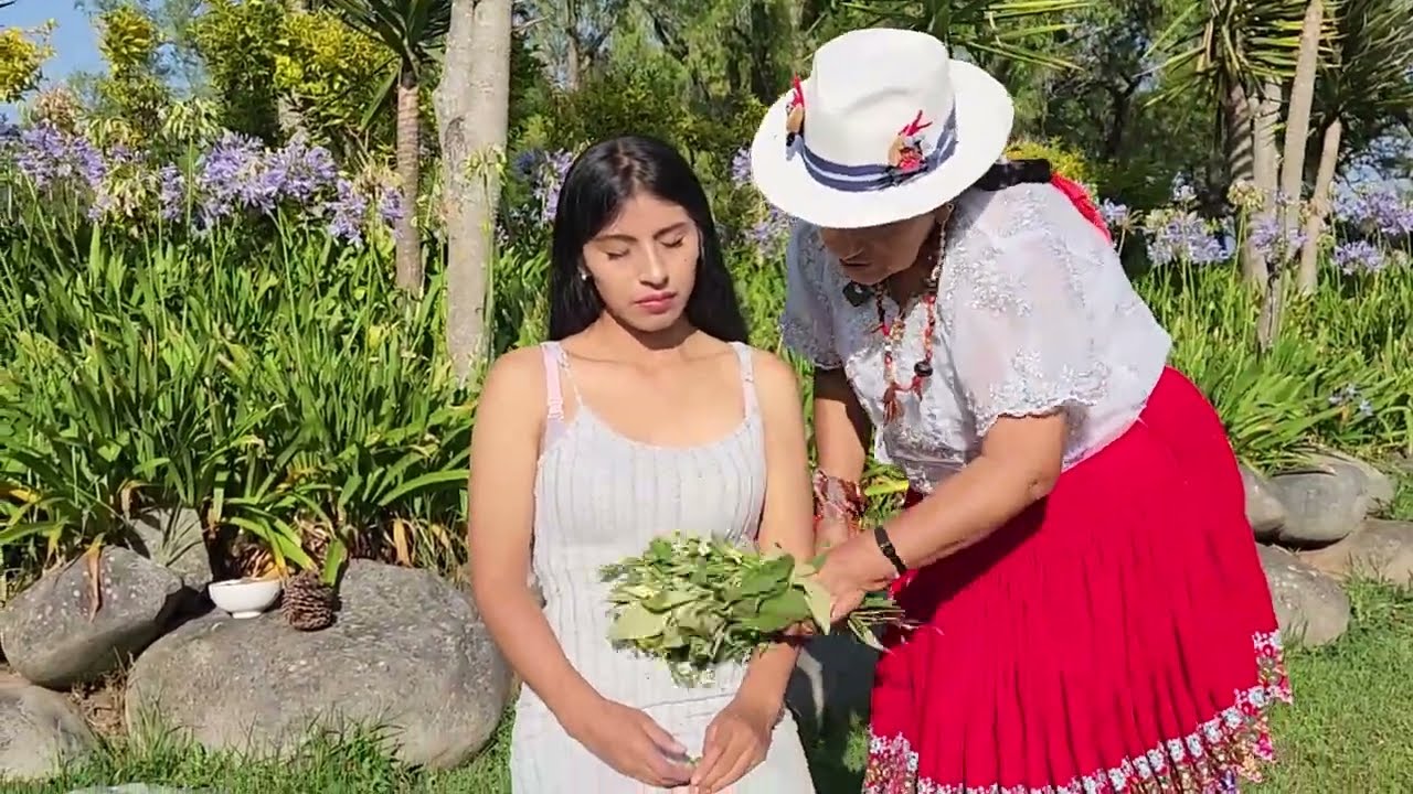 ENERGY-FRIENDLY CHRISTMAS/ ENERGÍA NUEVA en esta NAVIDAD/ PAULINA & DOÑA ROSITA 🍀