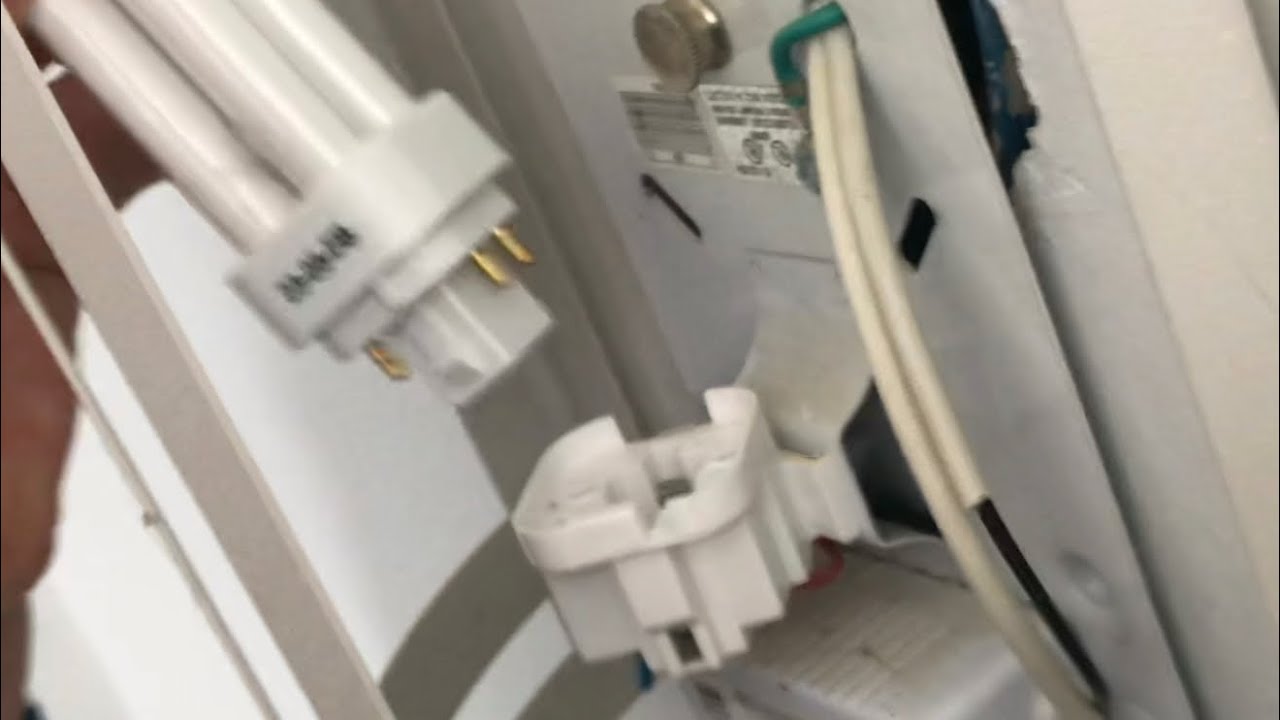 What&rsquo;s a 4 pin cfl lightbulb?? (replacement) u2
