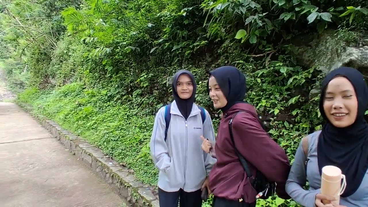 Ramainya yg main sebelum #ramadan di #tahura.  Dan batu dkat pintu guha, ada #ceritanya ke #anehan, 