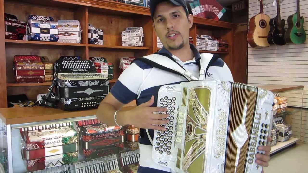Raull Razo con su Gabbanelli personalizado.