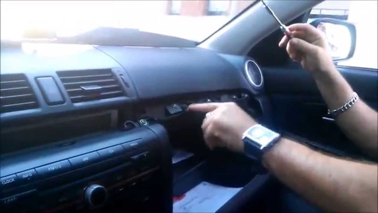 Cambiar luz guantera MAZDA 3