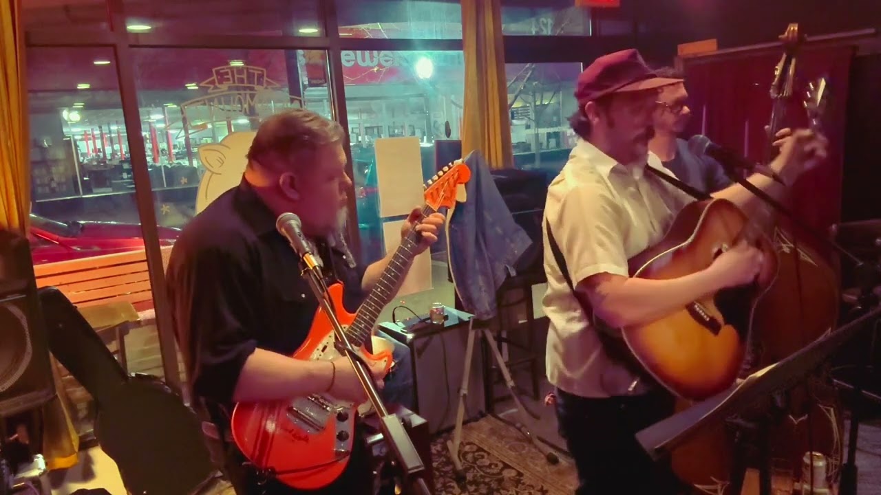 THE SNEAKY SNAKES - Hello Walls