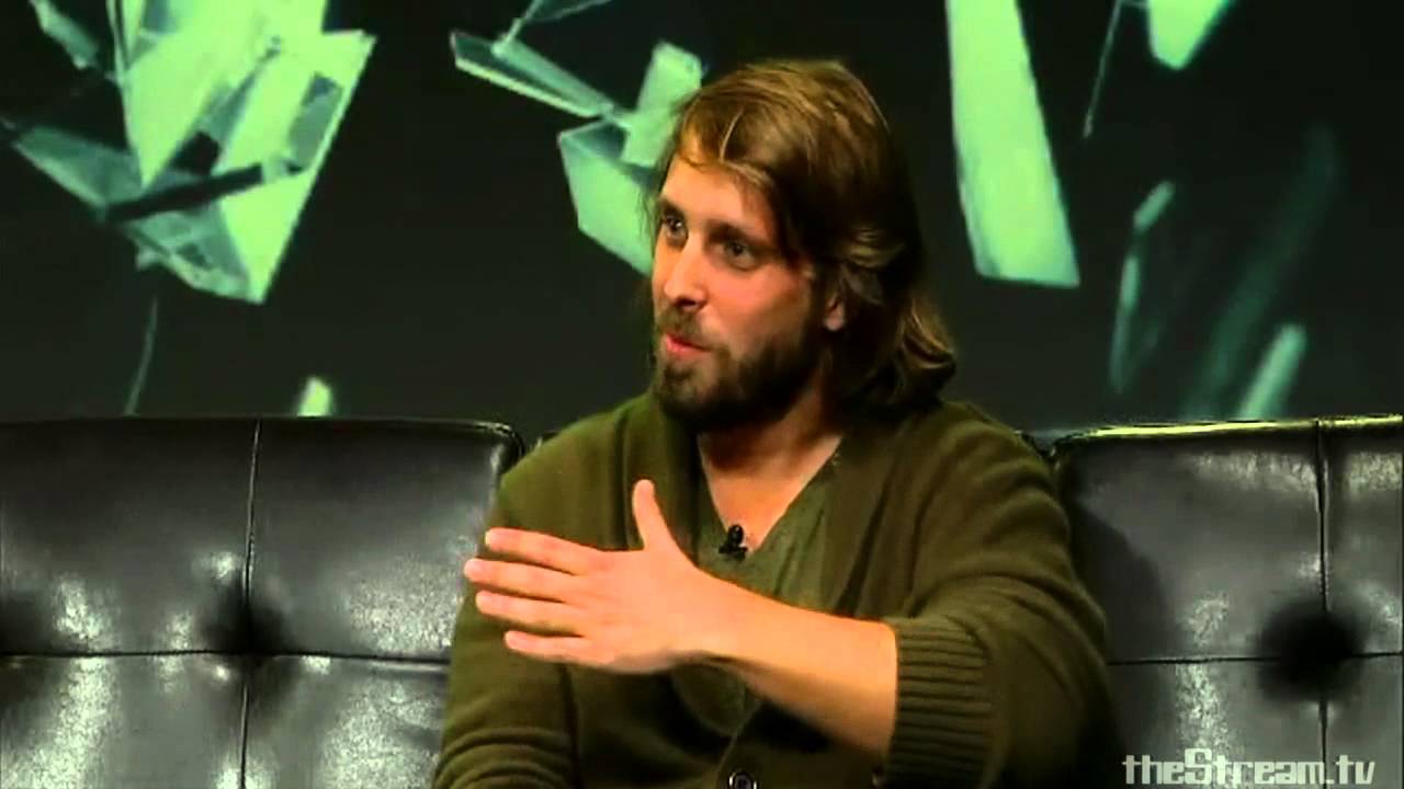 Alexandre Aja on the PIRANHA Reboot - Inside Horror