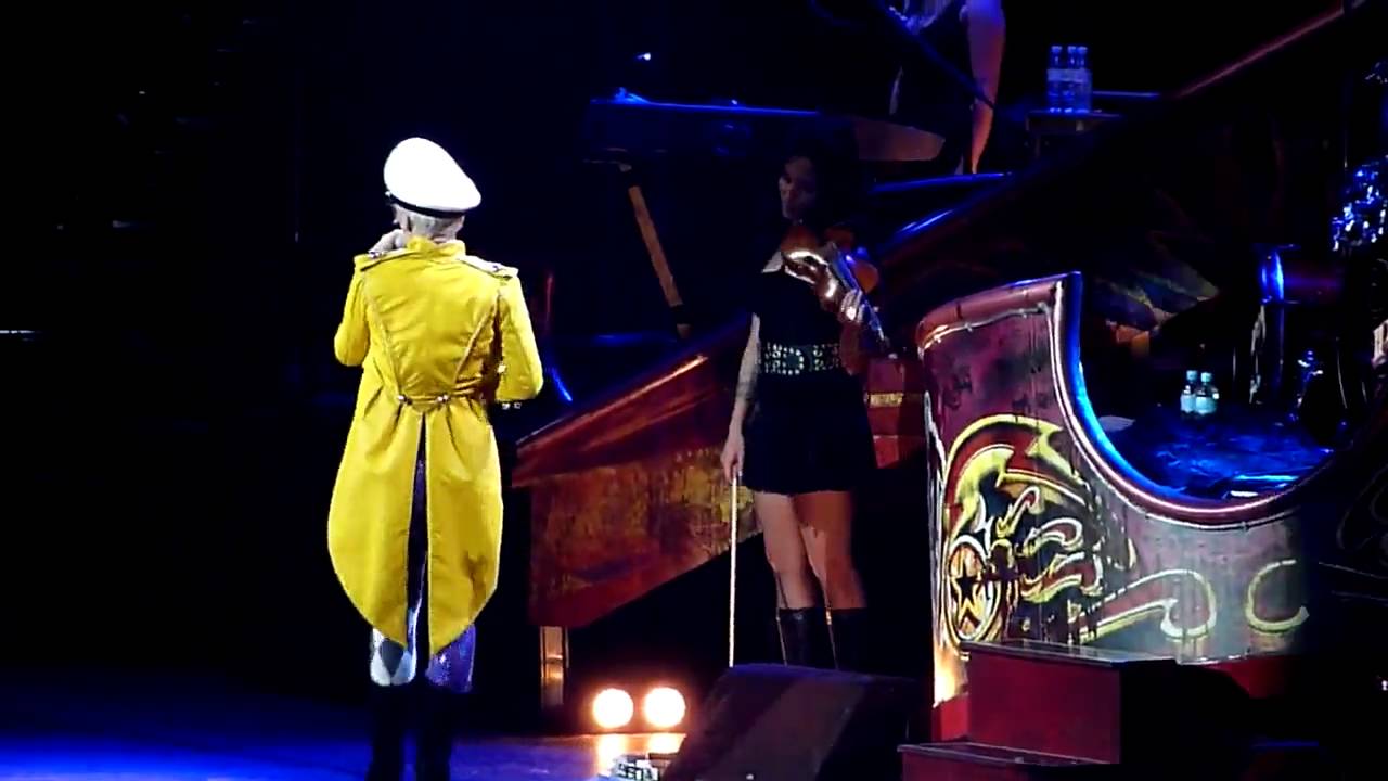 Pink - Bohemian Rhapsody (Funhouse Tour) Brisbane 25/8/09