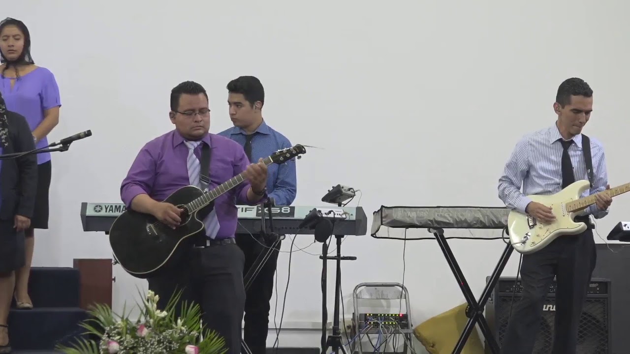 Alabanza en vivo desde Misión Cristiana Elim en San Salvador